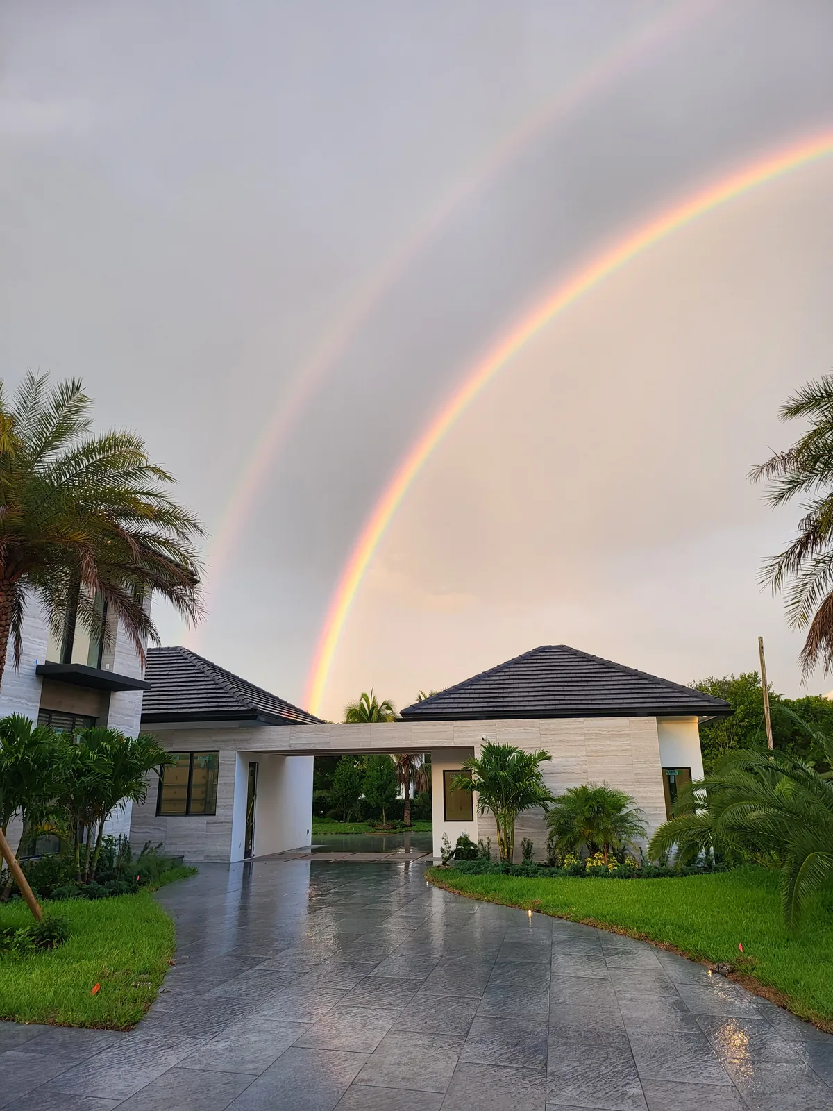 Modern luxury custom home exterior by Red Spade Repairs in South Florida