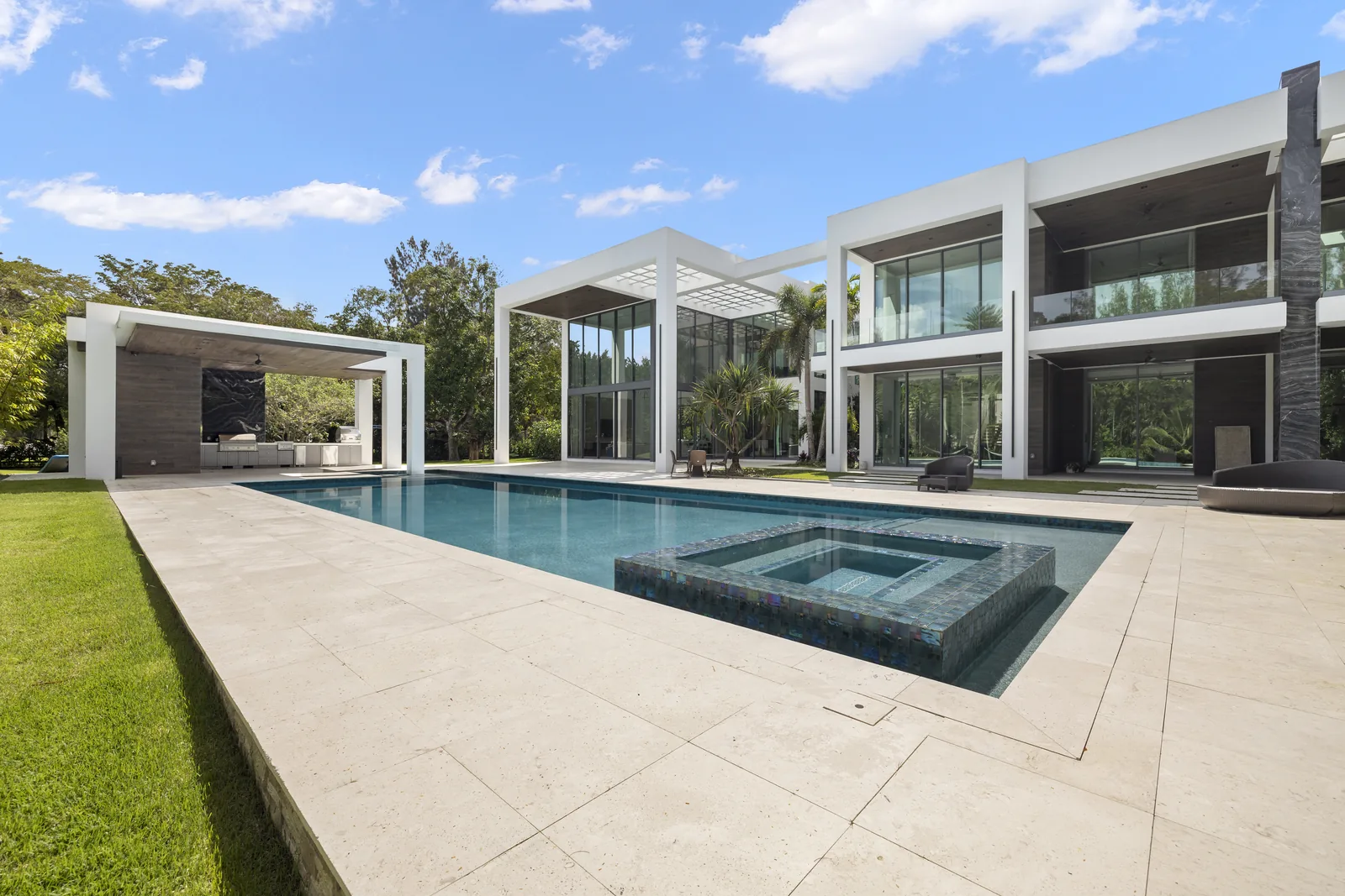 New custom home built by Red Spade Repairs in South Florida